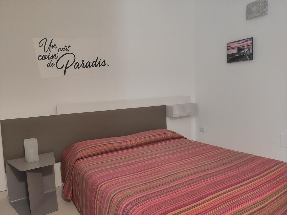 Casa Vacanze Rossini Porto Cesareo Exteriör bild