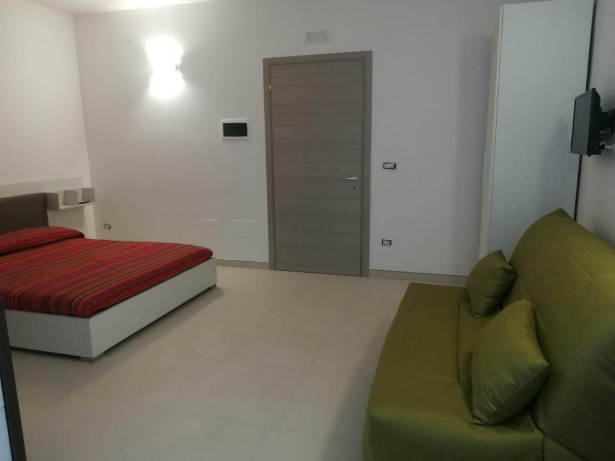 Casa Vacanze Rossini Porto Cesareo Exteriör bild